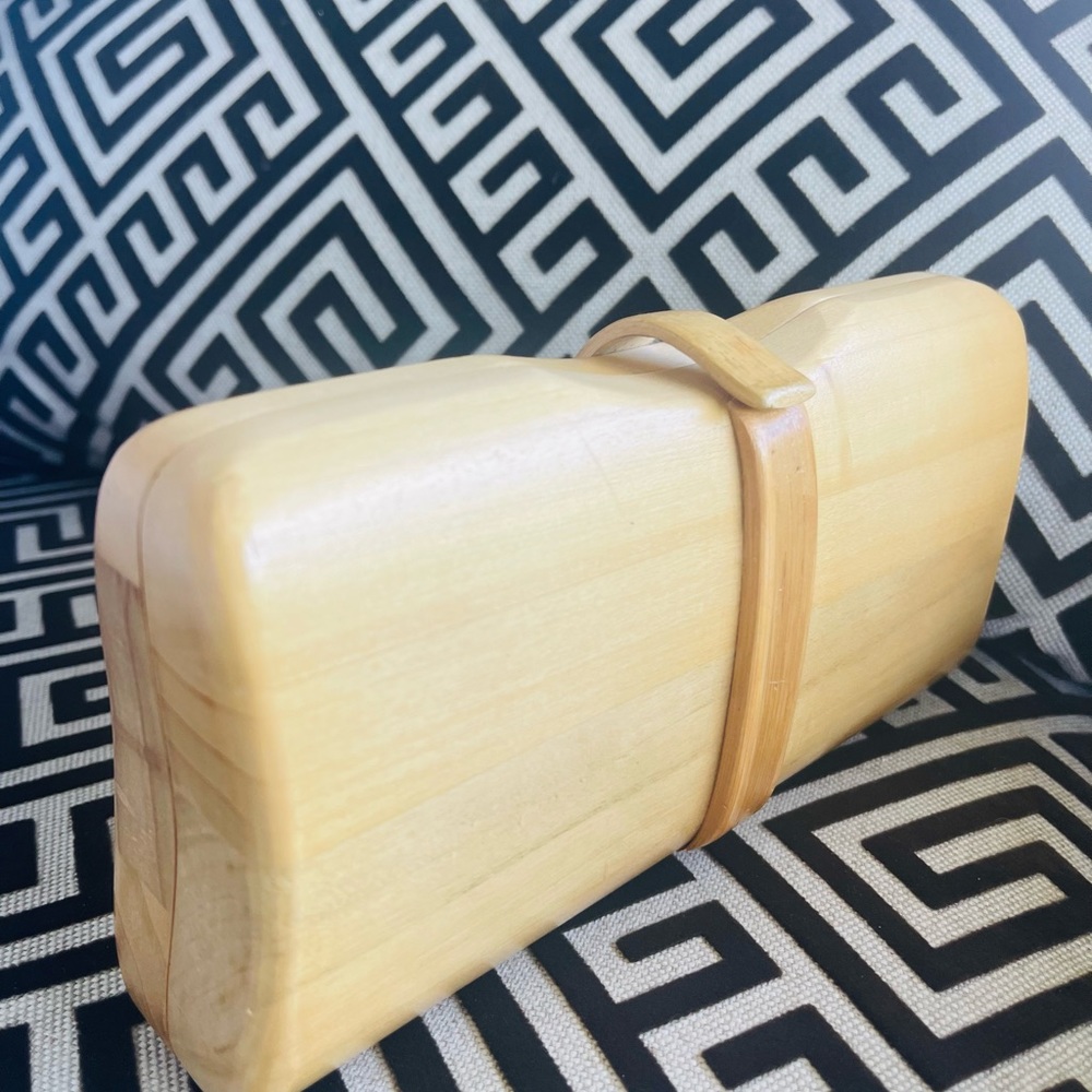 Gorgeous clutch!!